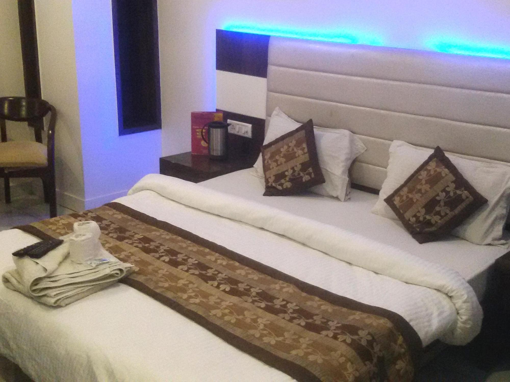 Saffron 3* New Delhi